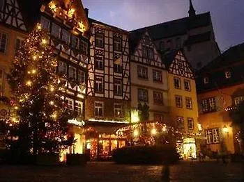 Holl Hotell 2*