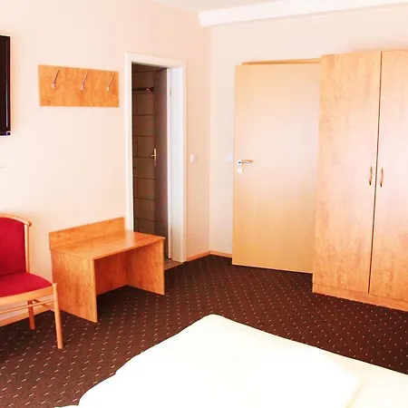 Hotell Holl 2*